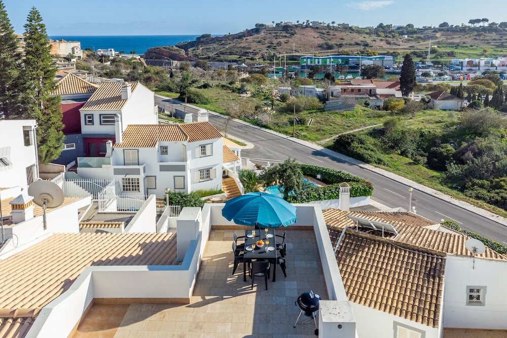 Фото Villa Lemos by HelloVacations