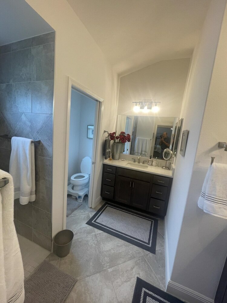 Фото Designer Home In Saint Catherine