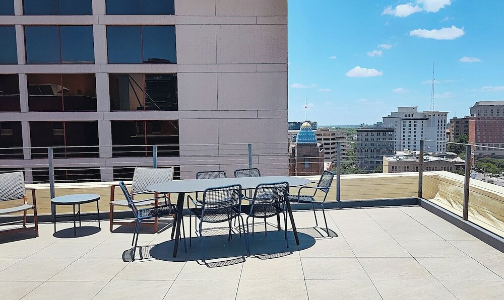 Фото The Maverick, powered by Placemakr - River Walk