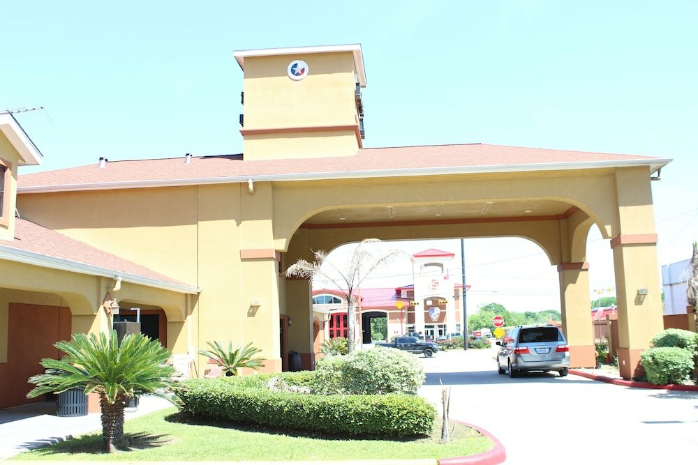 Фото отеля 2