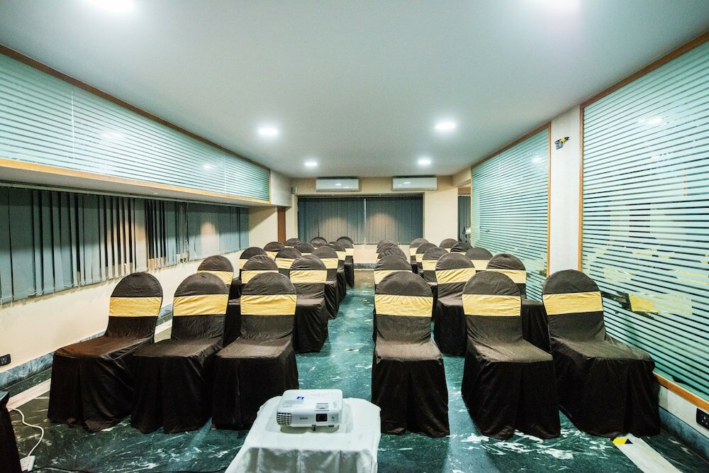 Фото Hotel Bangalore Gate