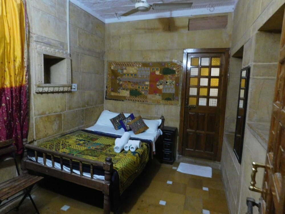 Фото Hotel Shahi Palace