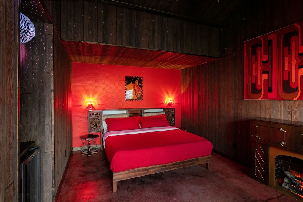 Фото The Dive Motel & Swim Club