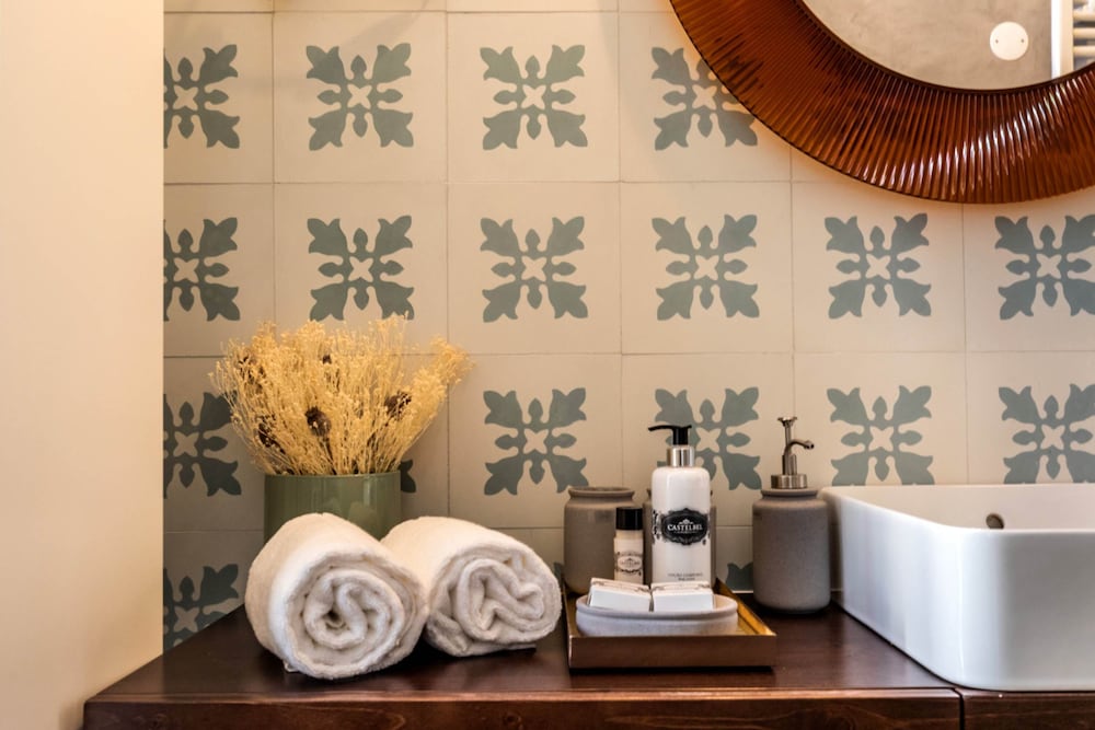 Фото Harbour Inn Design Townhouse