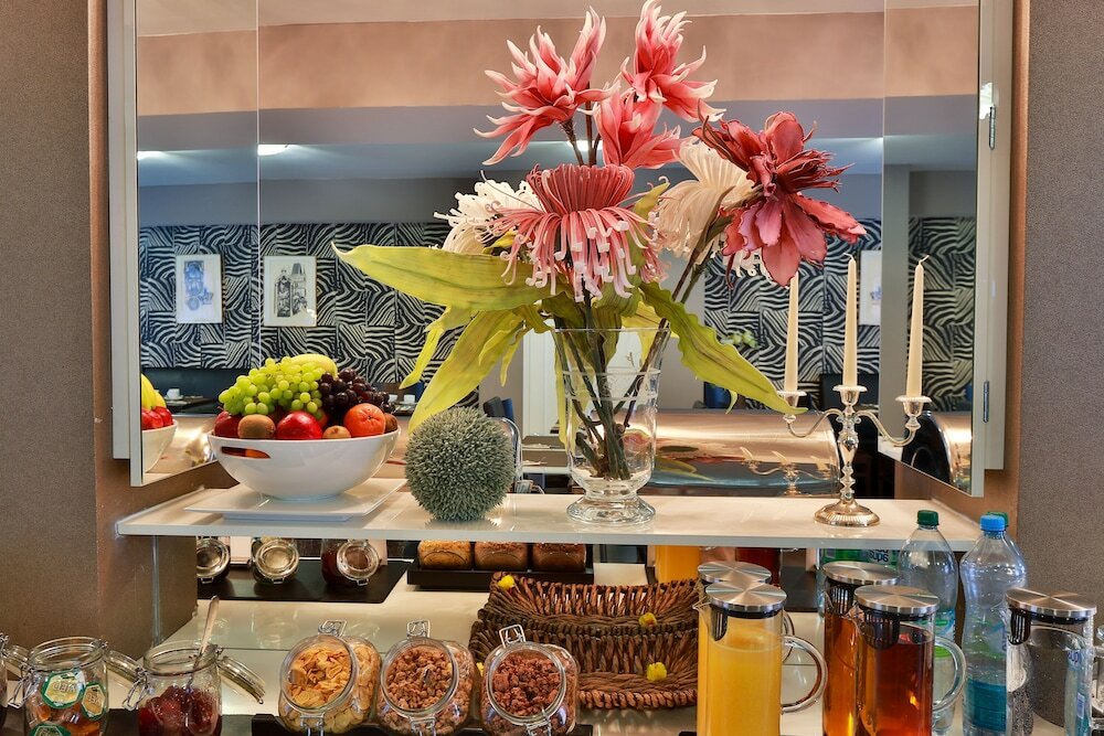 Фото Elysee Apartments