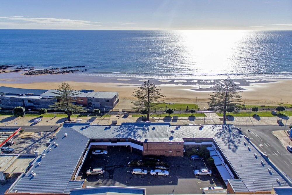 Фото Beachfront Voyager Motor Inn