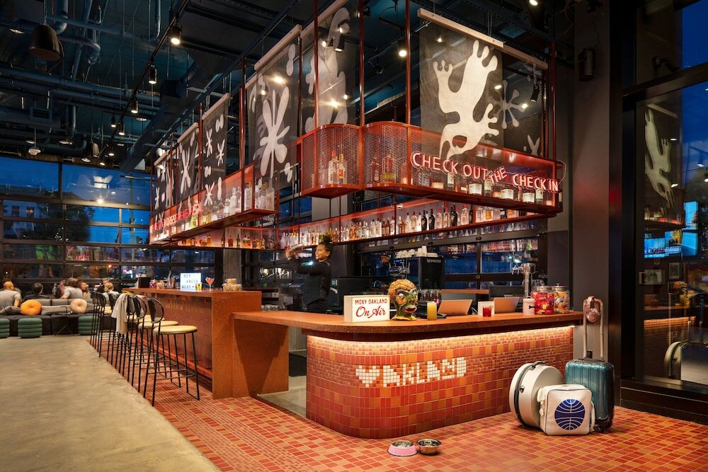 Фото Moxy Oakland Downtown