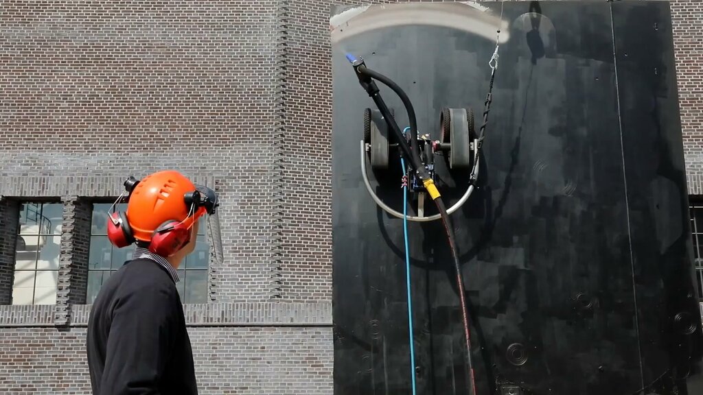 Labeling, bar coding HUB Industrial Solutions, Abu Dhabi, photo