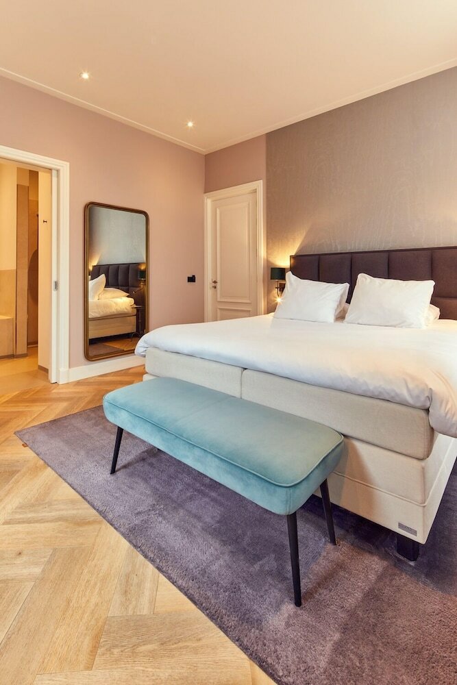 Фото Hotel The Yard