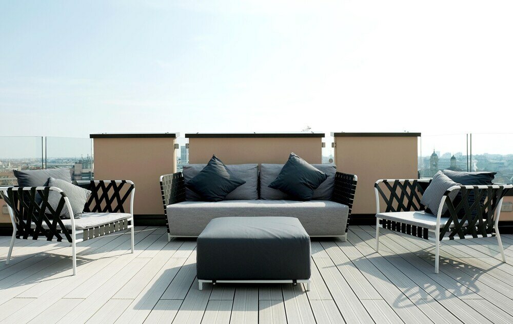 Фото San Babila Modern Apartment