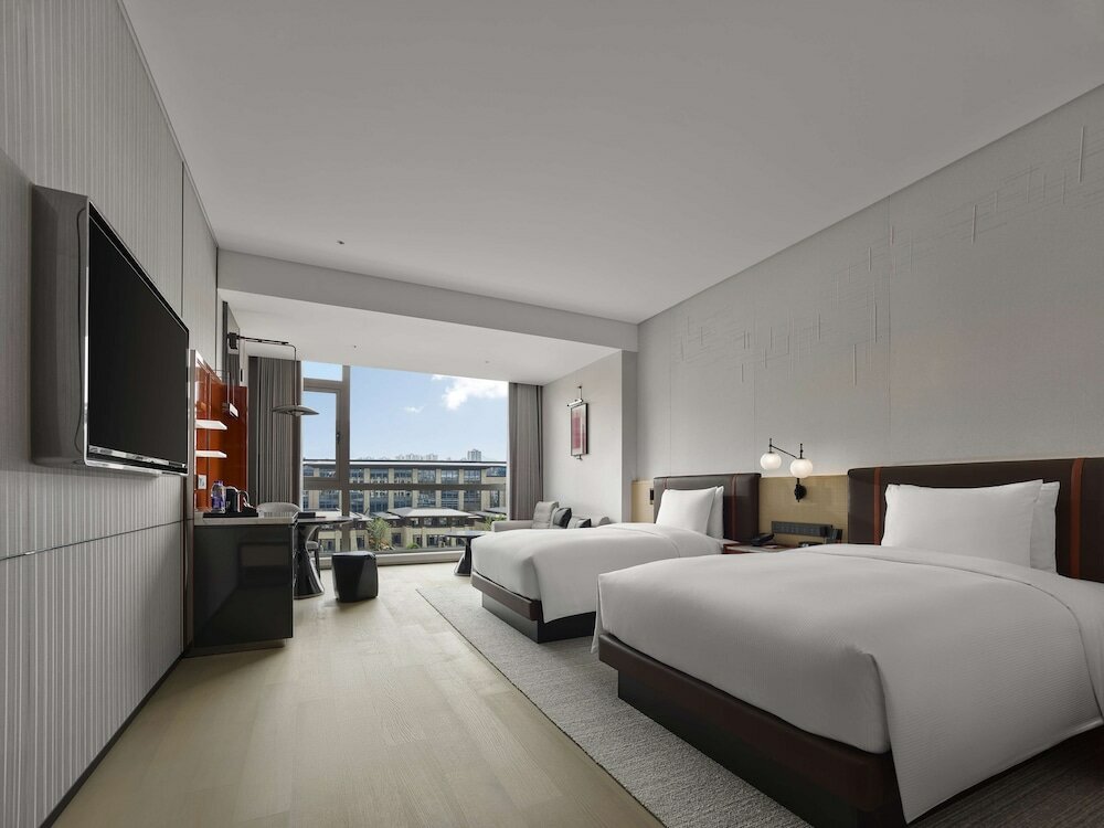 Фото DoubleTree by Hilton Cangnan