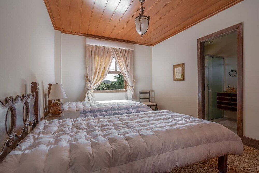 Фото Aconchegante Mansão em Campos do Jordão