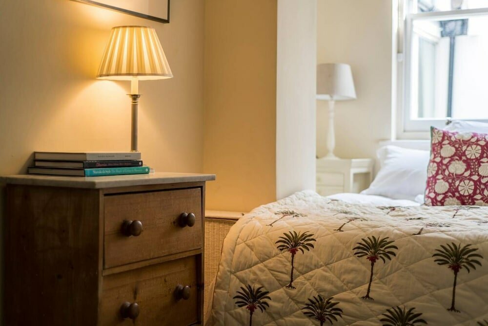 Фото Delightful 2 Bed in Notting Hill - Near the Tube