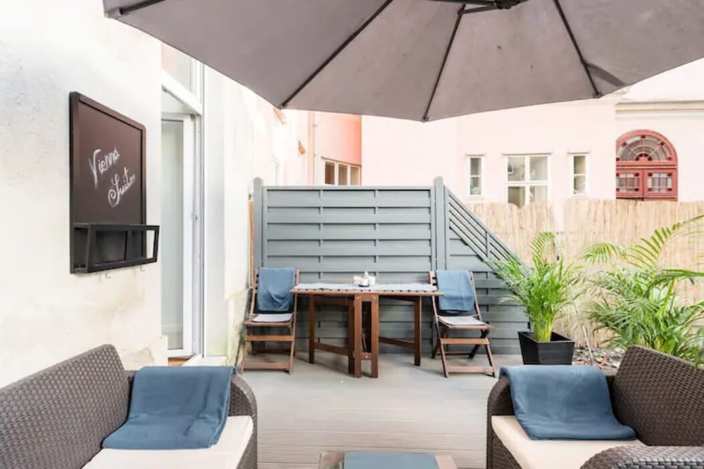 Фото Luxurious and Bright, 5 min walk to city center