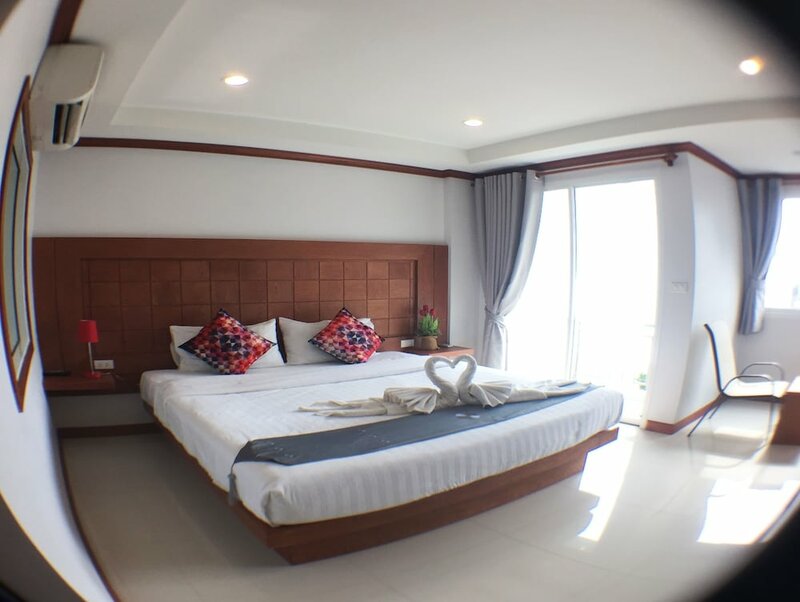 Гостиница Thira Residence Patong