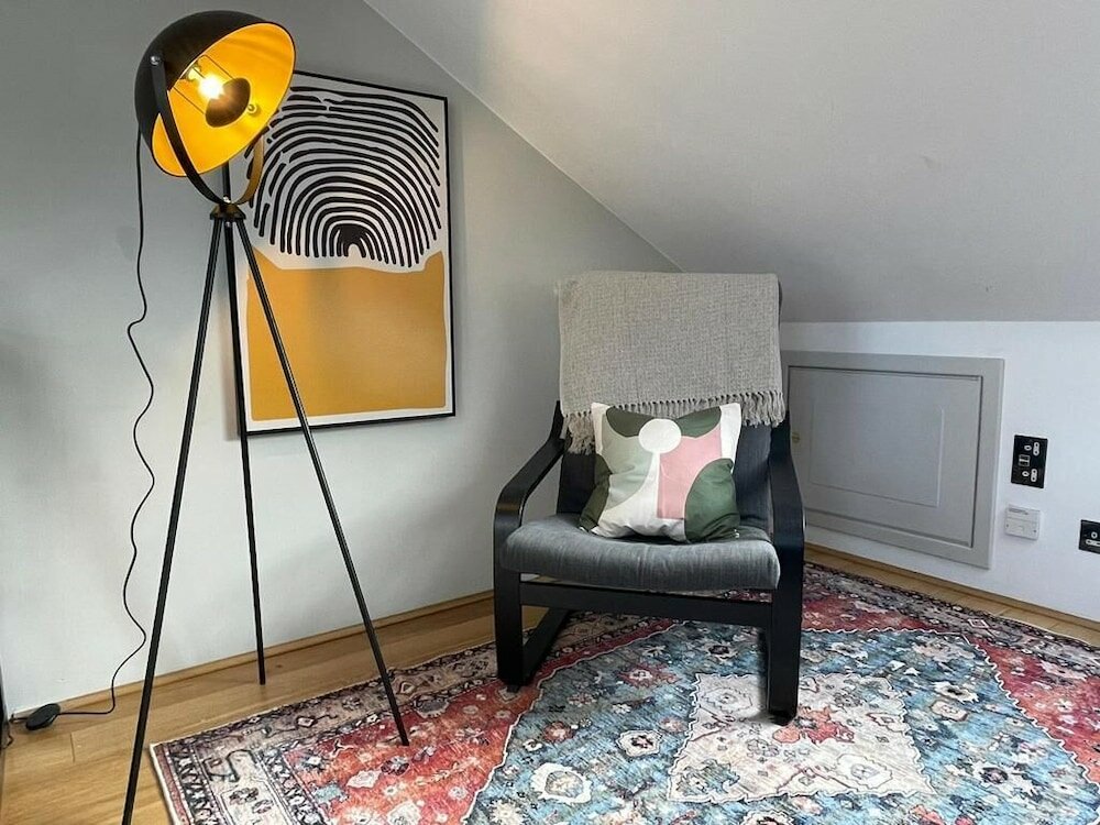 Фото Modern Two Bedroom Apartment in Fulham by Sojo Stay