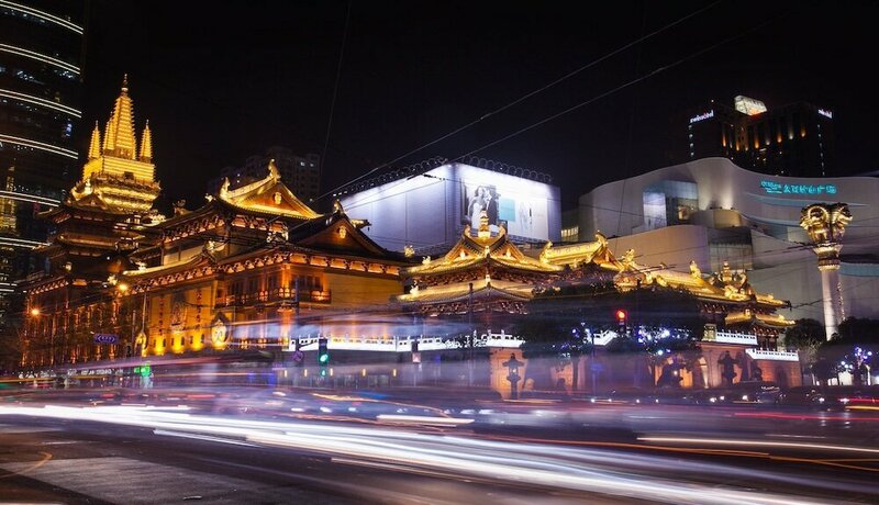 Гостиница Miju House Gubei-a small white building beside Shanghai oil painting sculpture institute в Шанхае