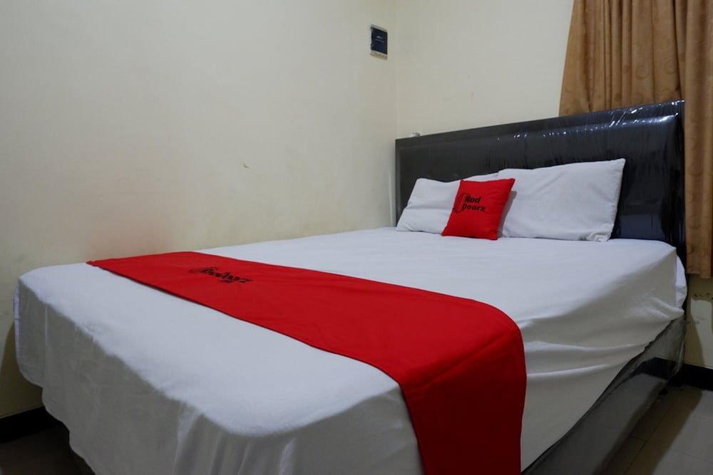 Фото RedDoorz near Gor Wisanggeni