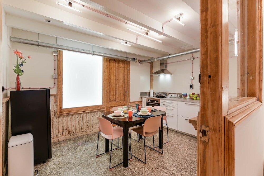 Фото The Monument Hotel