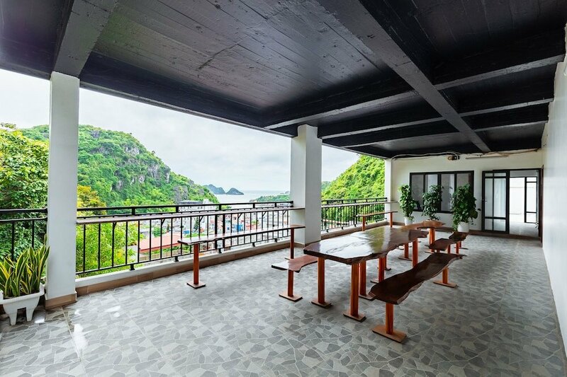 Гостиница Cat Ba Xanh Spring Garden Hotel