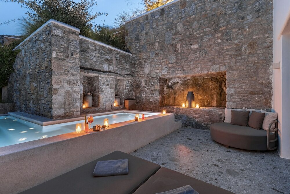 Фото Aeonic Suites and SPA