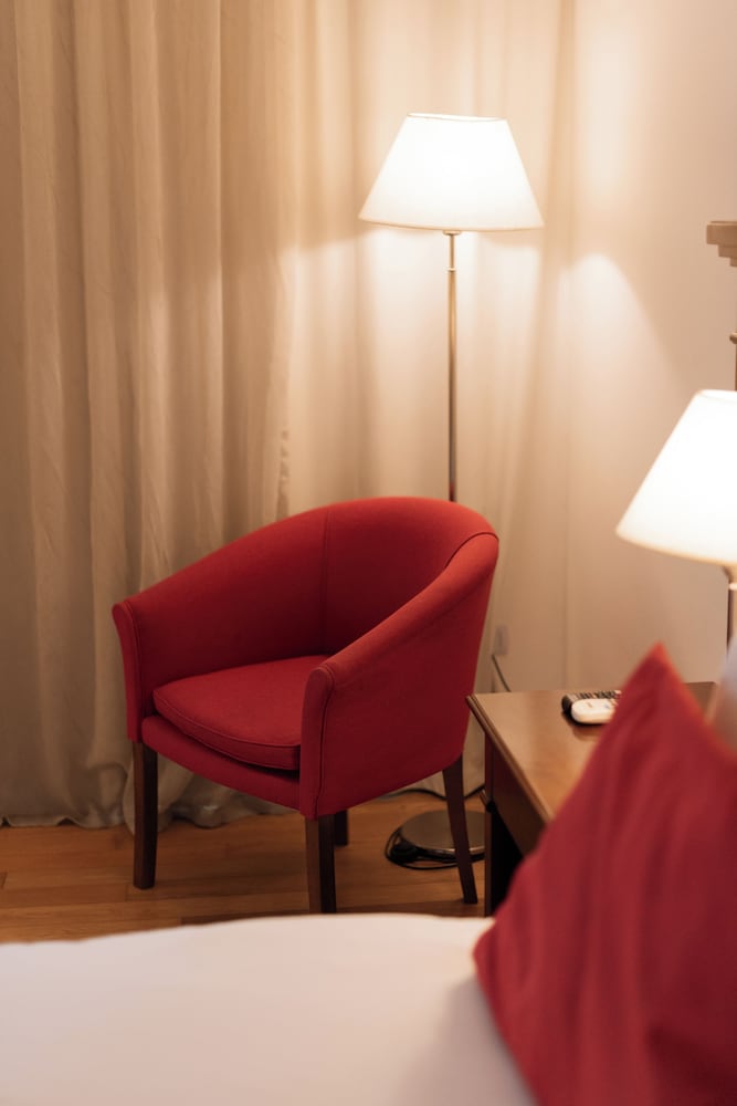 Фото Hotel Plaza Central Canning