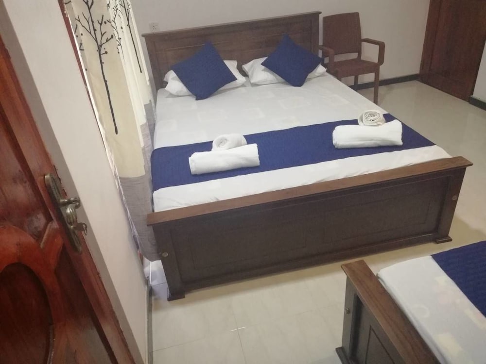 Фото N. L. I. Guest House