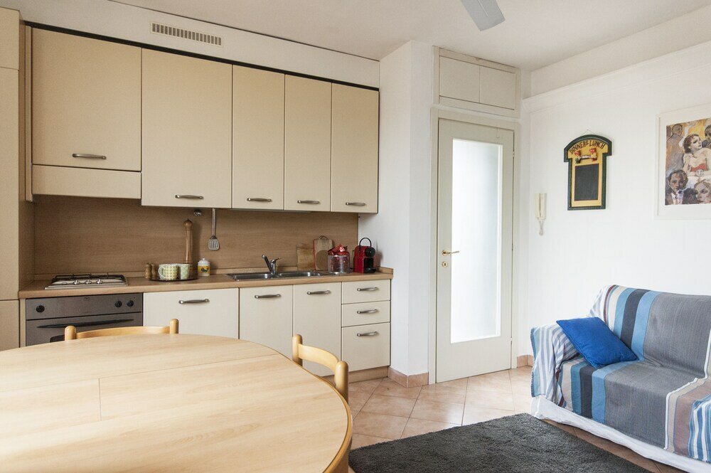 Фото Typical Apartment on River Naviglio Darsena