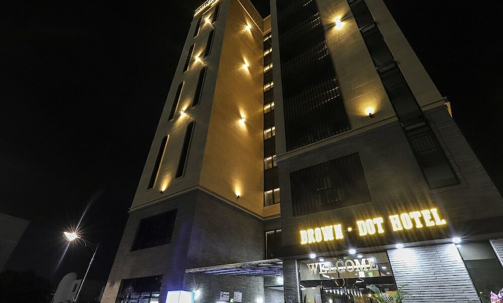 Фото Jeongja Beach Brown Dot