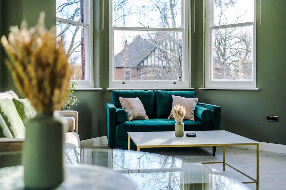 Фото Hilltop Serviced Apartments - Stockport