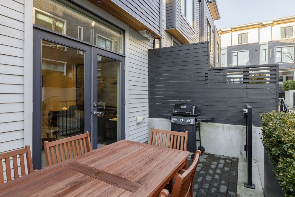 Фото 7476 Granville St