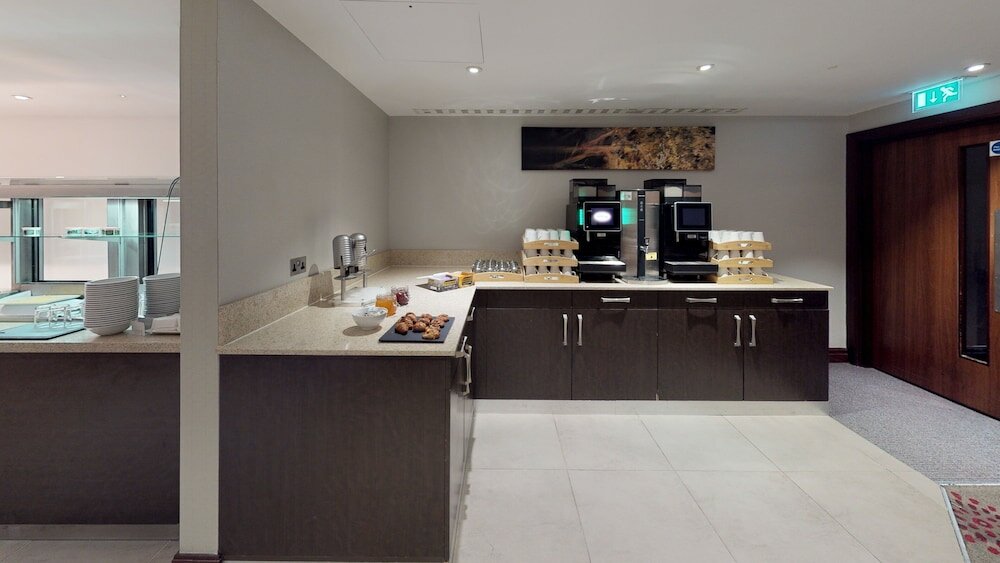 Фото Holiday Inn London - Kensington High St., an Ihg Hotel