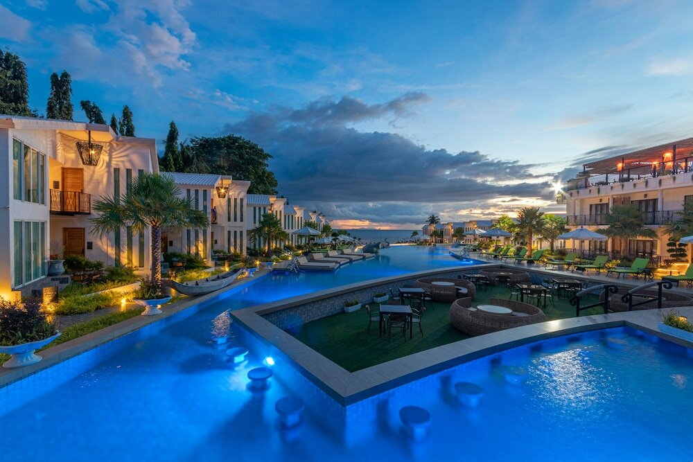 Фото Vannee Golden Sands Beachfront Resort