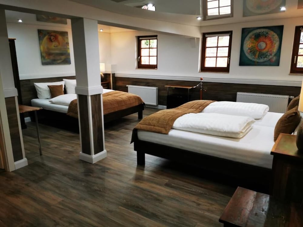 Фото Landgasthaus Kreuz Michelbach