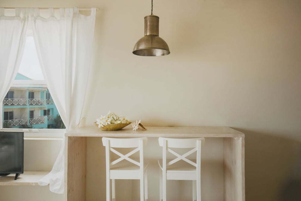 Фото Ocean Breeze Boutique Hotel & Marina