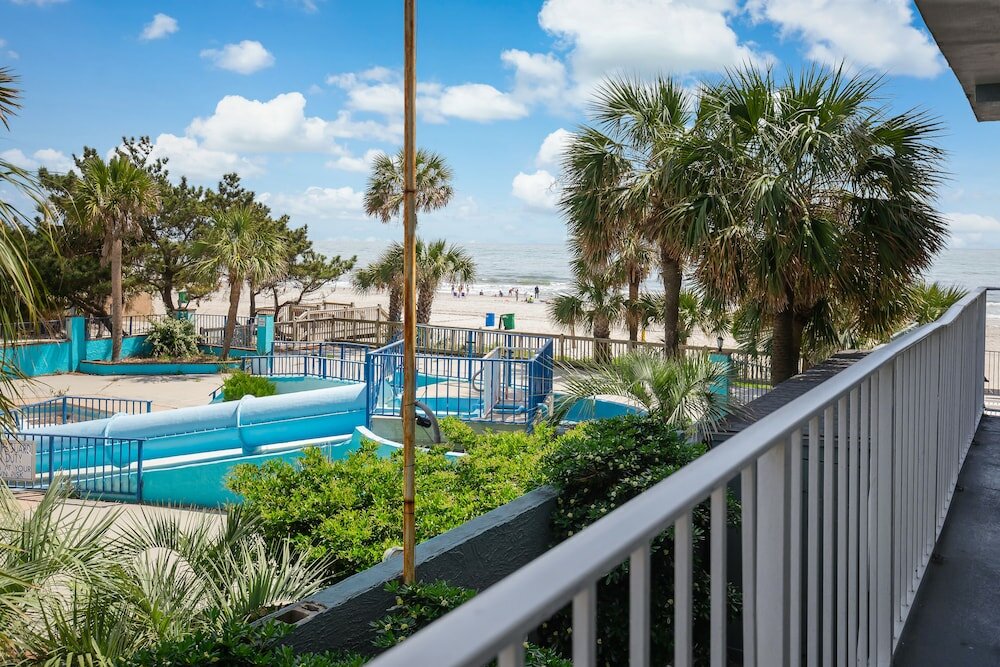 Фото Blu Atlantic Oceanfront Hotel & Suites