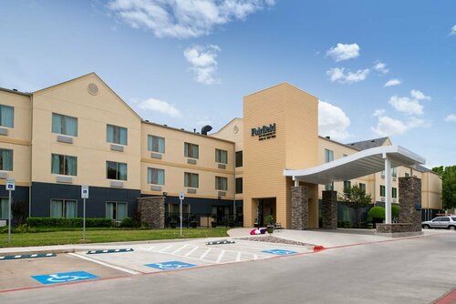 Гостиница Fairfield Inn & Suites by Marriott Arlington Six Flags