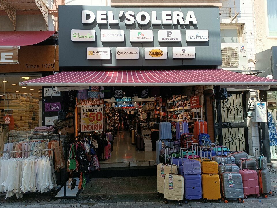 Bags and suitcases store Delsolera, Izmir, photo