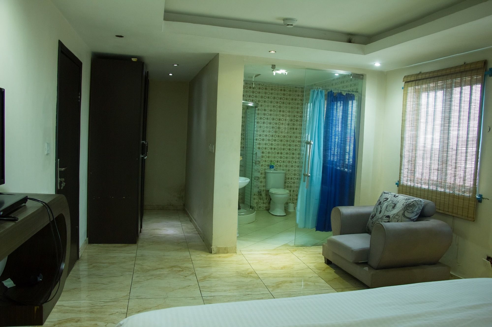 Фото Bluenest Hotel