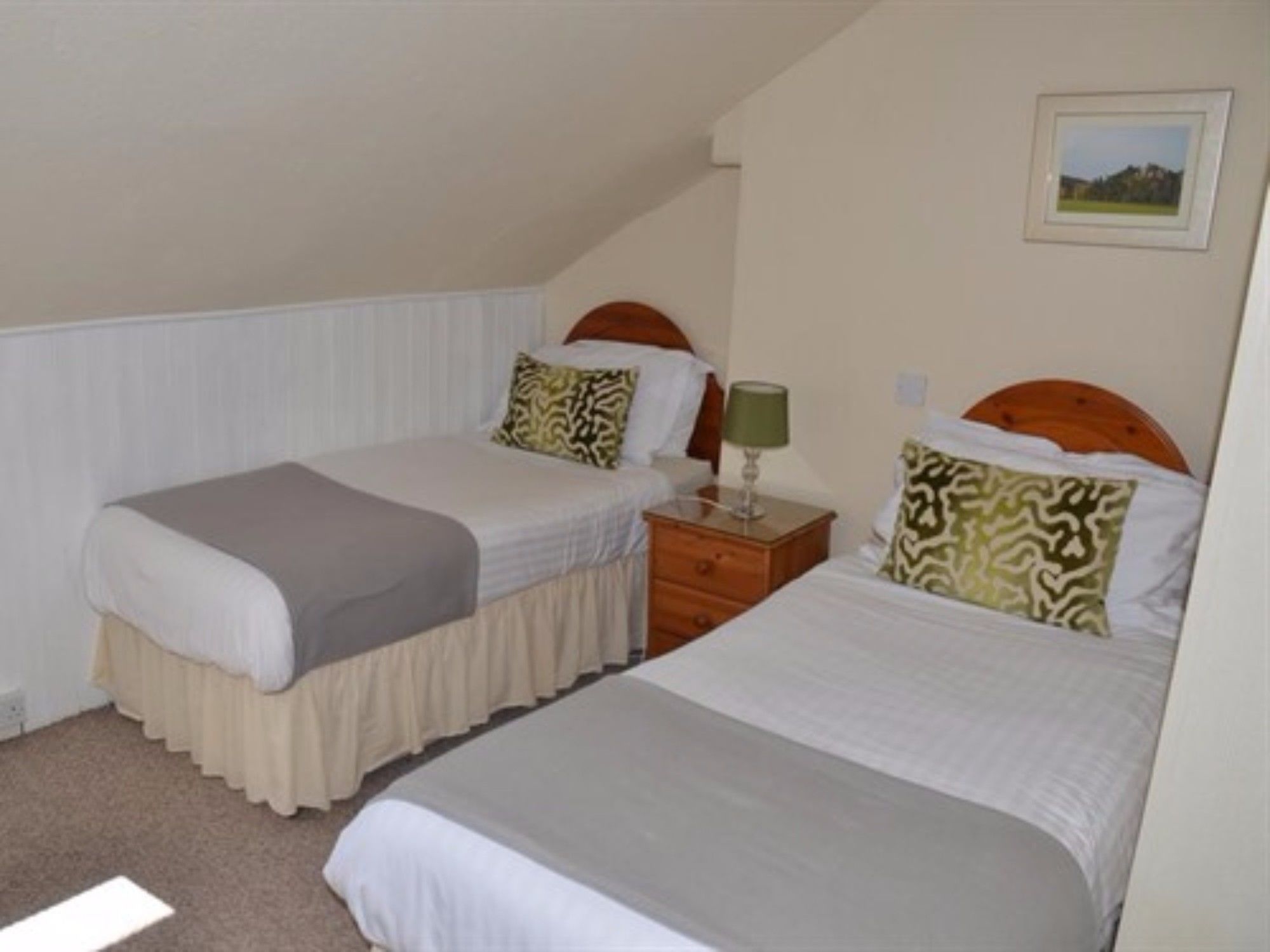 Фото Lowdens Guest House