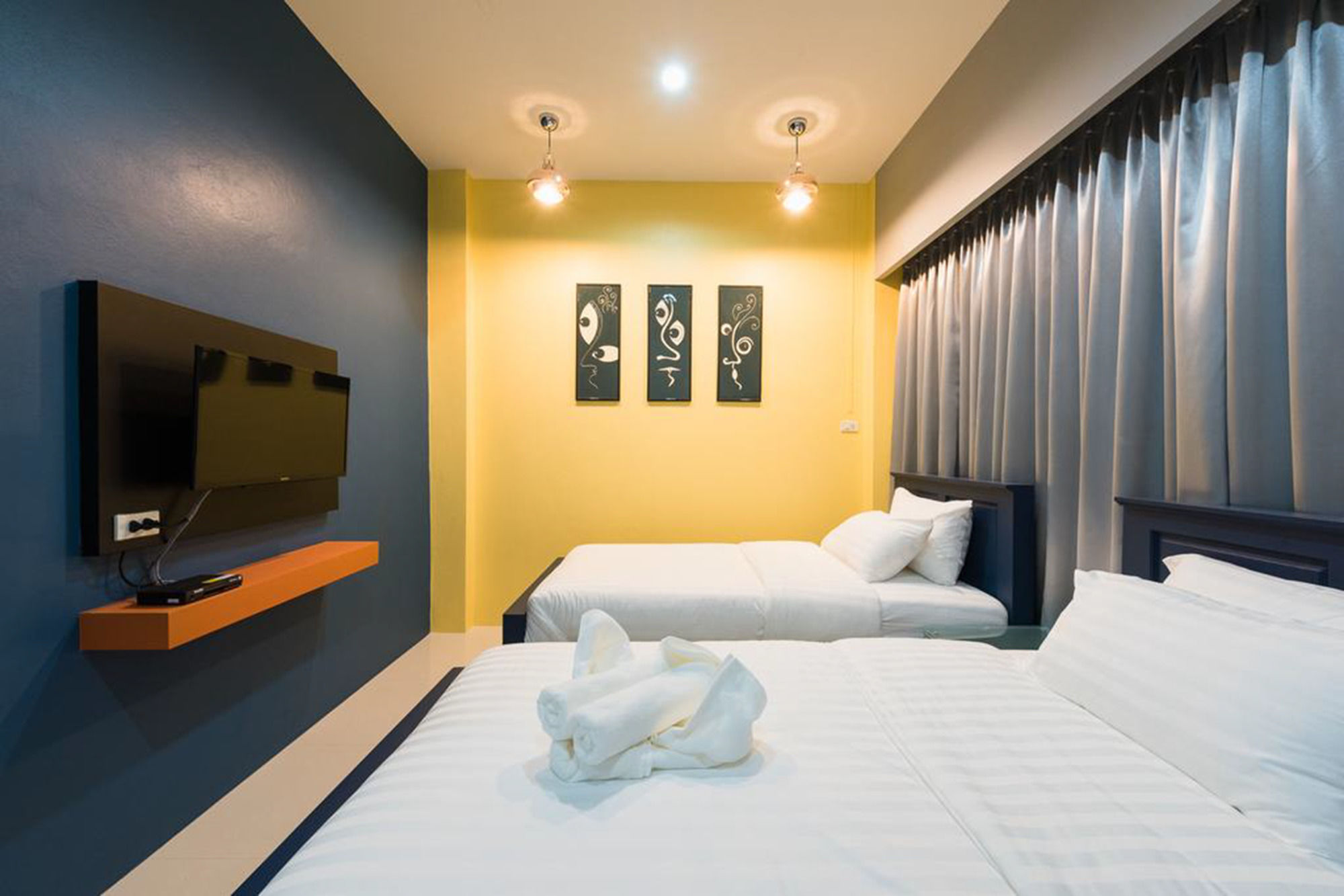 Фото отеля 2