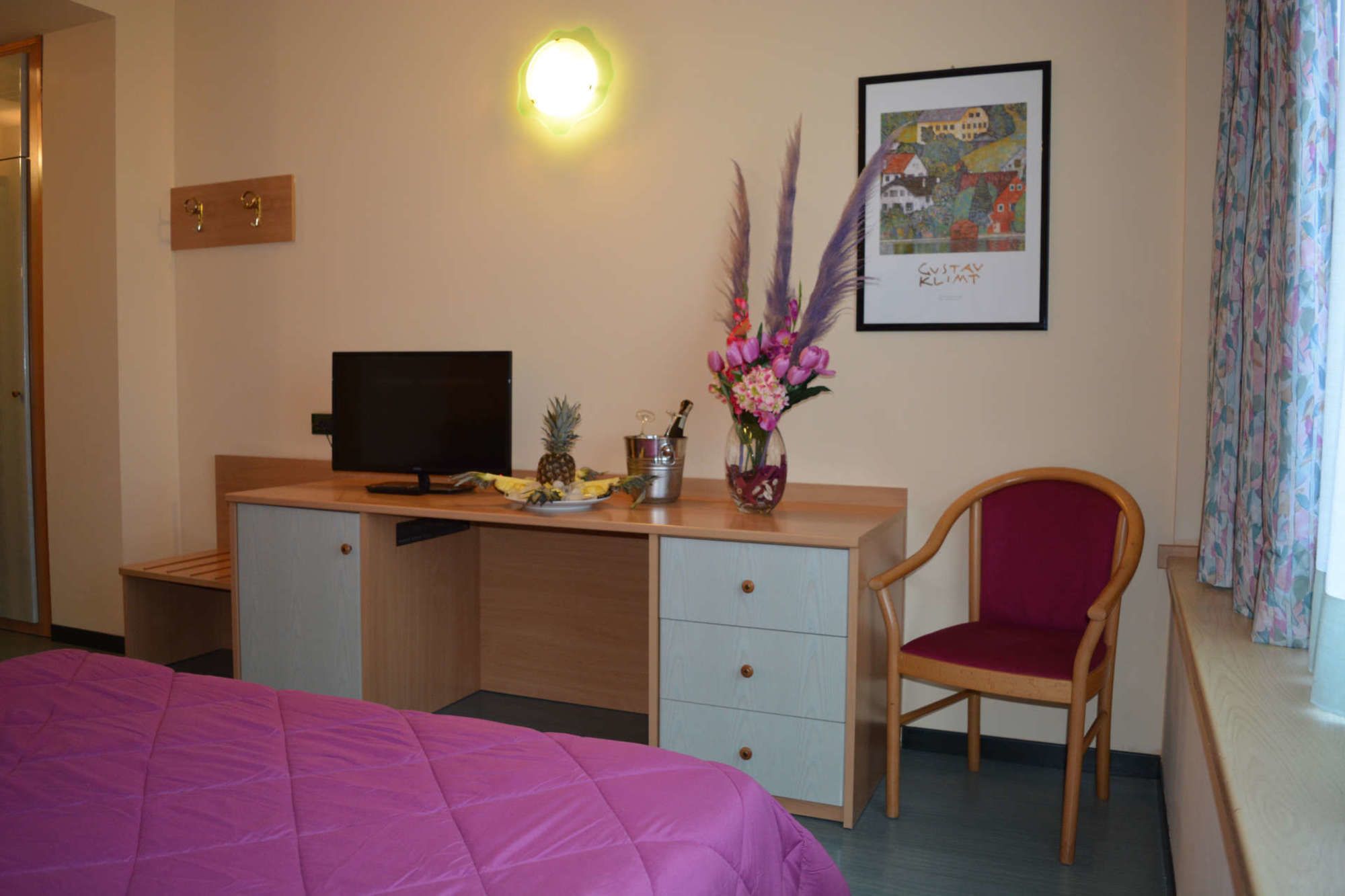 Фото Hotel Phalesia