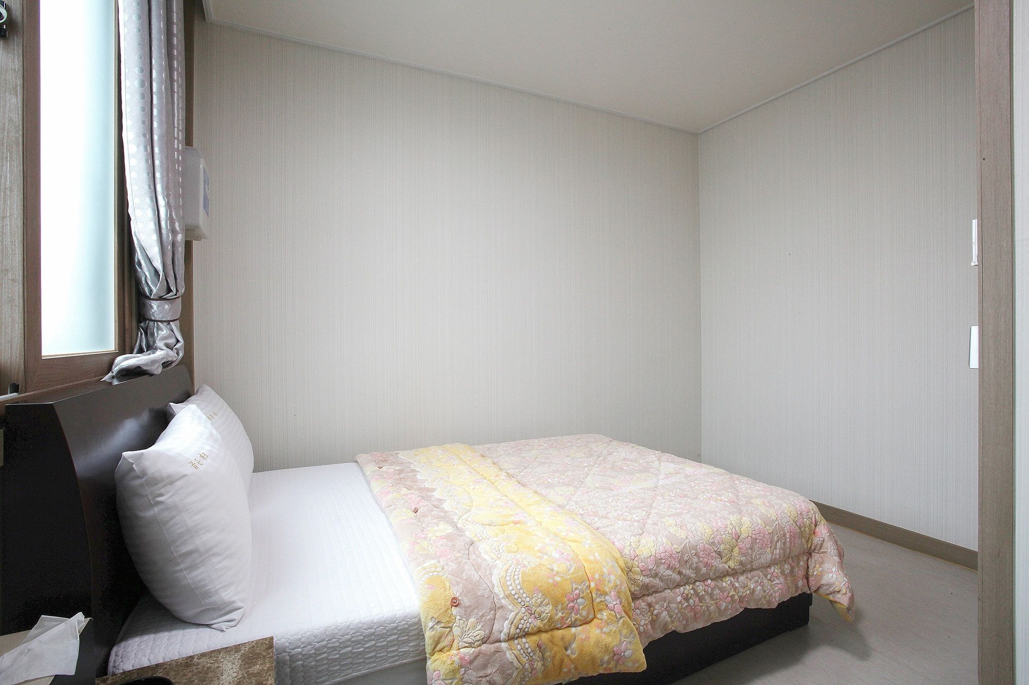 Фото Golden Park Hotel