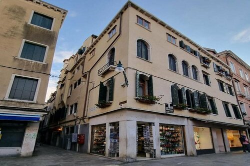 Гостиница Locanda Al Leon в Венеции
