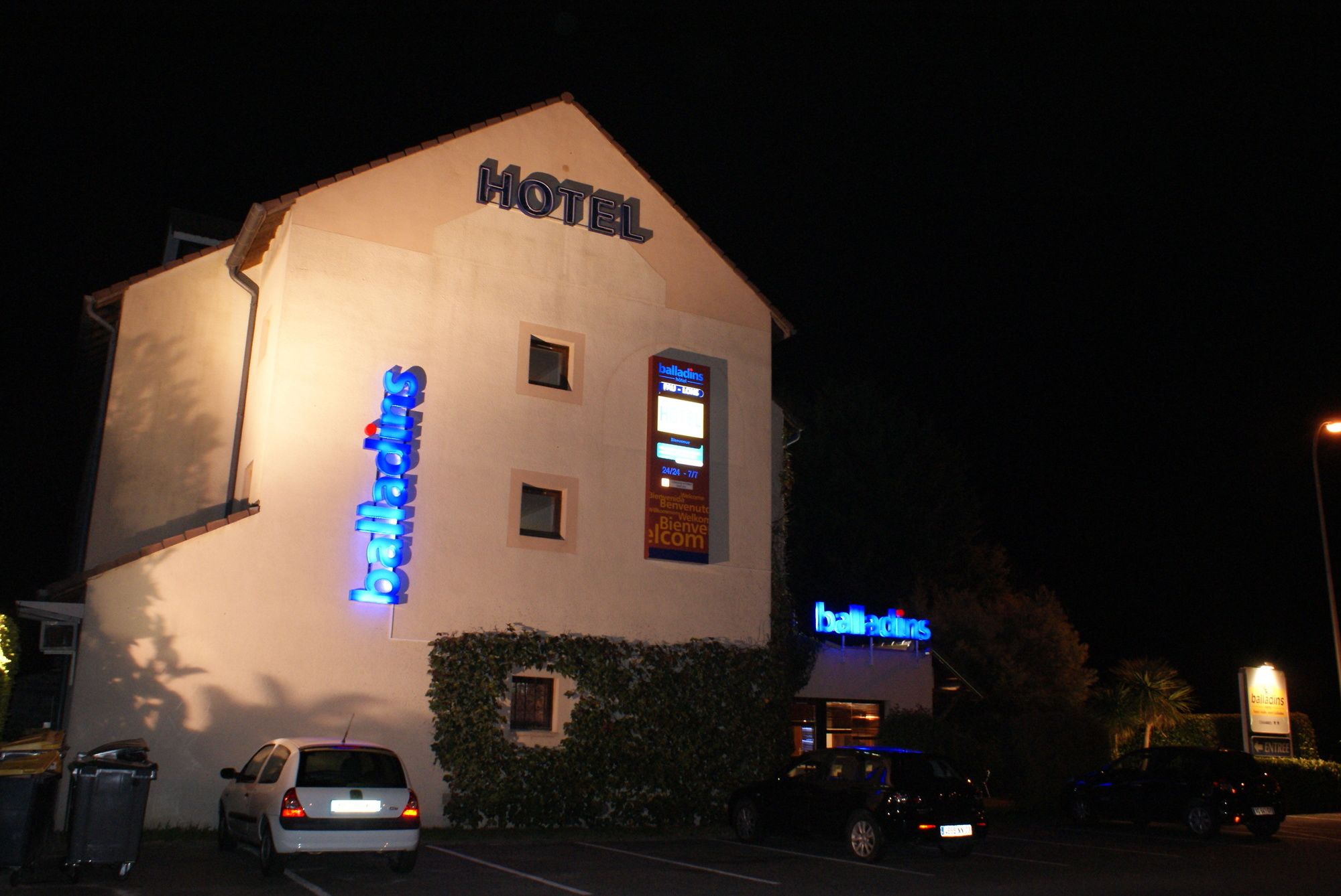 Фото Brit Hotel Confort Pau Lons