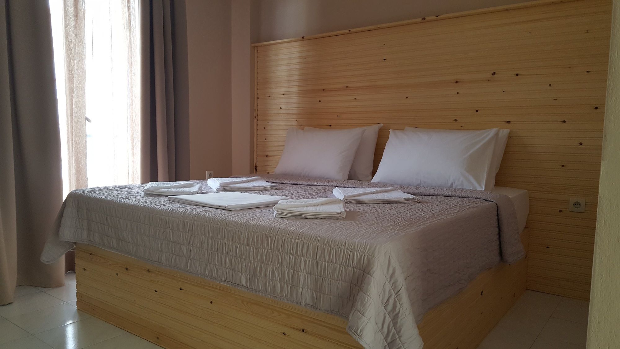 Фото Anemos Hotel