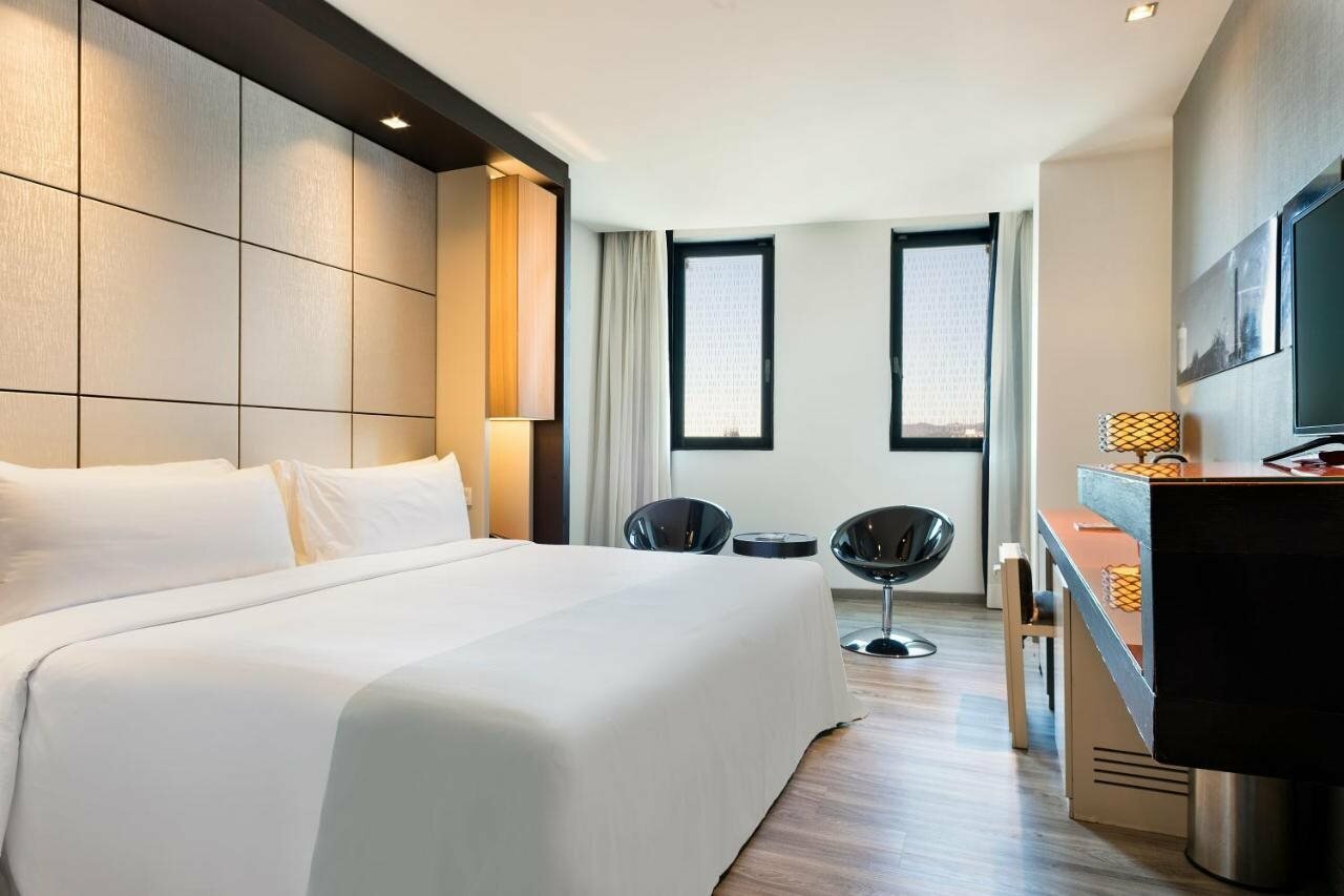 Фото Hotel Barcelona Condal Mar Affiliated by Meliá