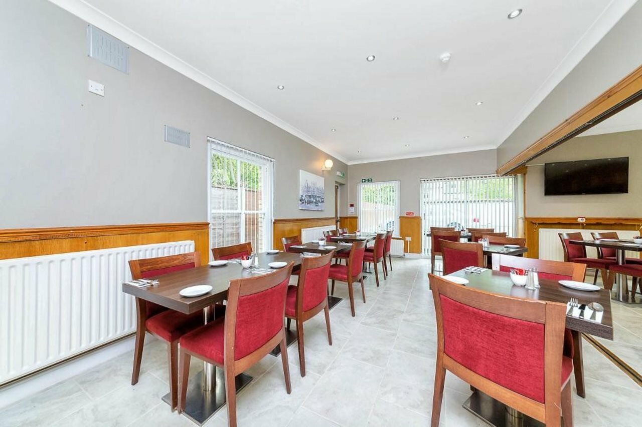 Фото Oyo National Hotel