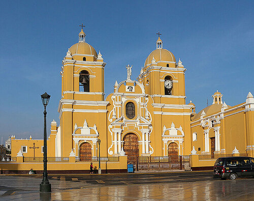 Гостиница Hotel Chicama в Трухильо