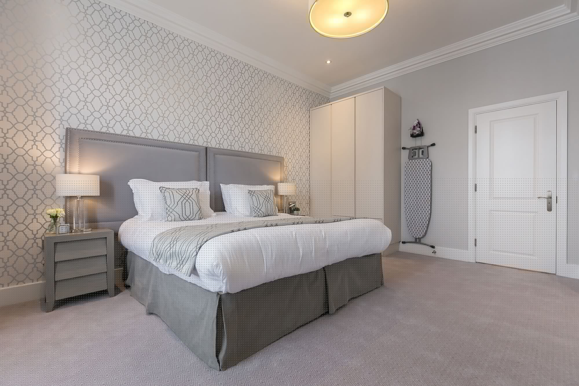 Фото Chilworth Court